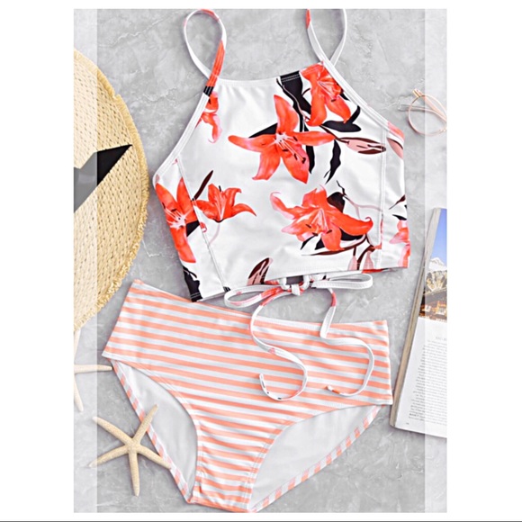 ✿NWT Flower Print High Neck Bikini Set✿ - Picture 5 of 7